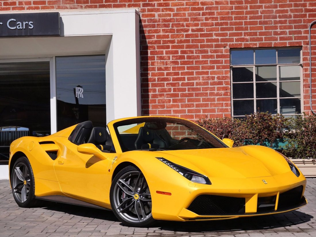 Cabriolet in Beverly Hills, CA, United States 2 - 18755141