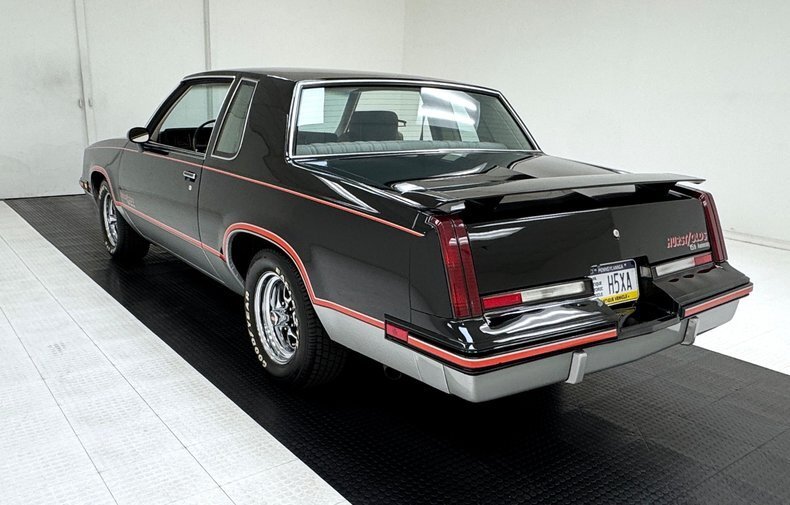 Coupe in Morgantown, United States 3 - 18757091