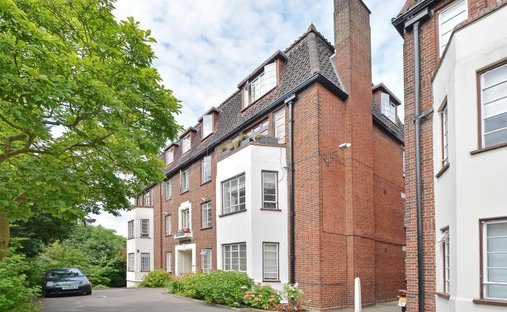 Apartment in Hamstead, Shalfleet, England 1