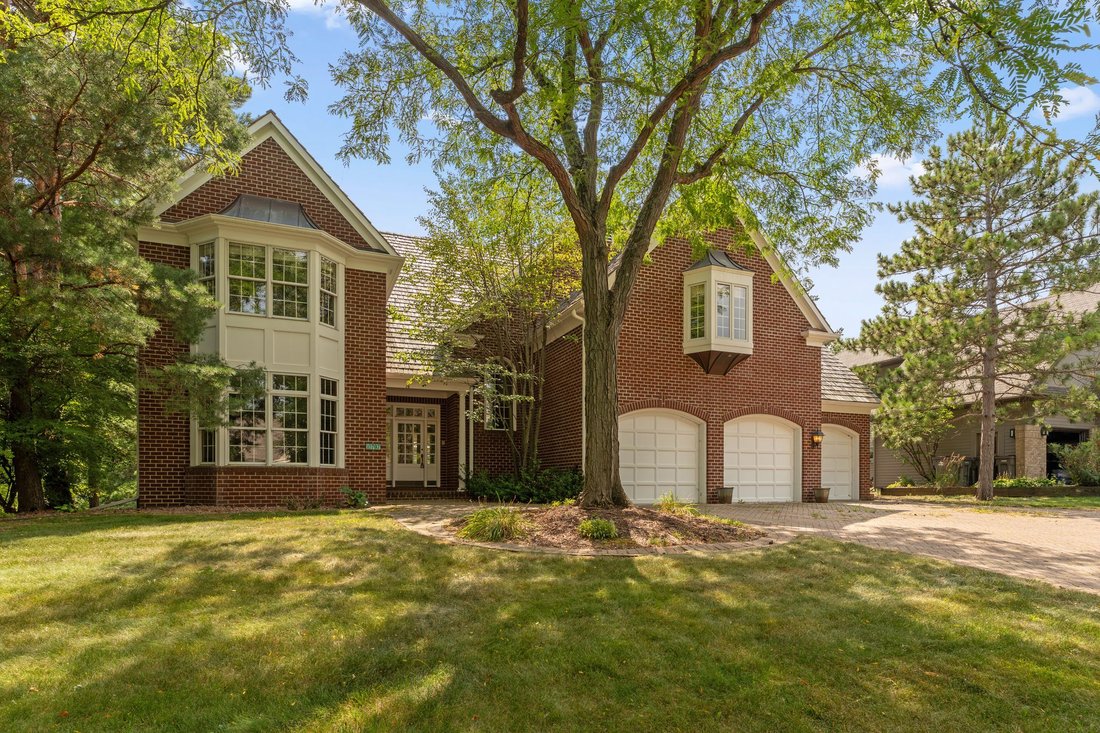 Maison à Eden Prairie, Minnesota, États-Unis 1 - 18750474