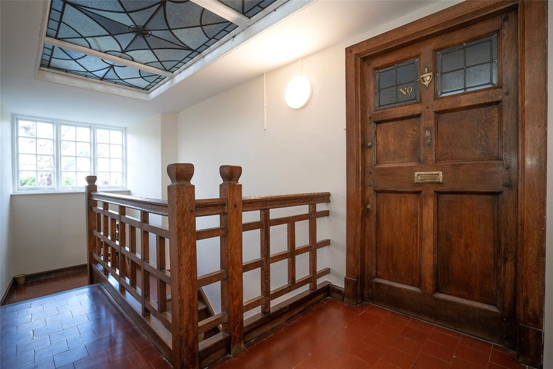 Apartment in Colney Hatch, Barnet, England 2 - 18761235