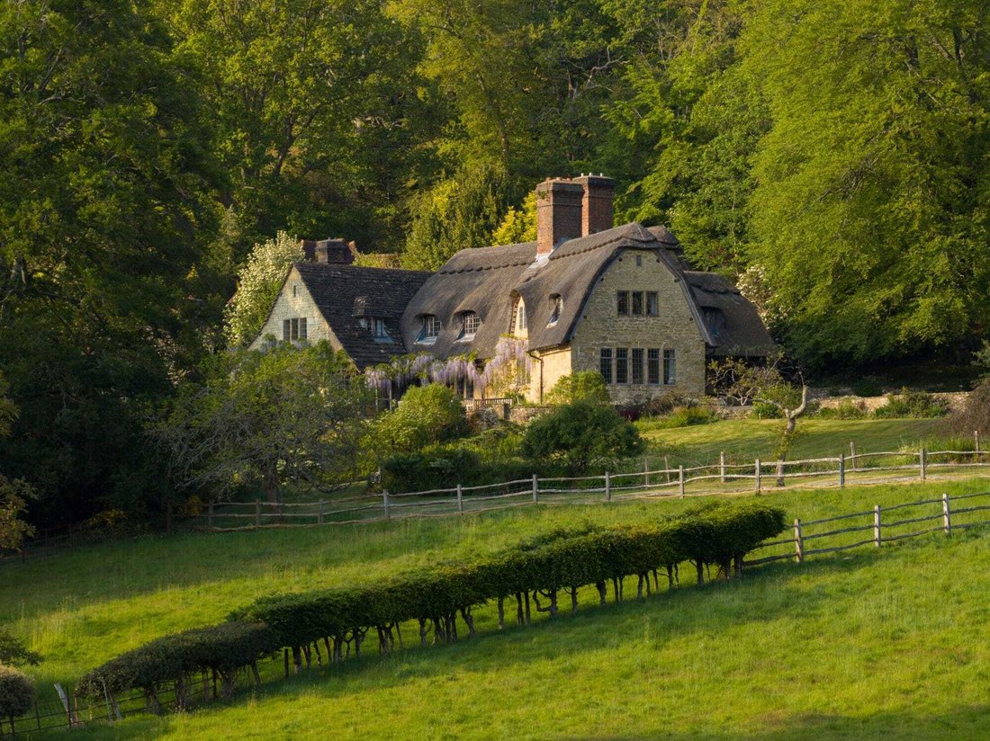 Casa a Surrey, Inghilterra 1 - 18761077