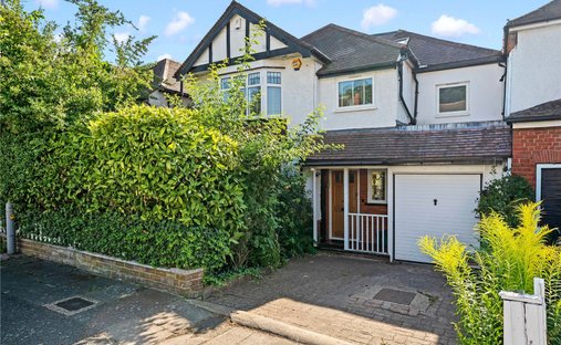 House in Kingston Upon Thames, Royal Borough of Kingston upon Thames, England 1