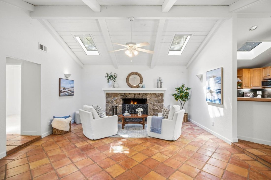 Casa a Carmel Valley Village, California, Stati Uniti 2 - 18758312