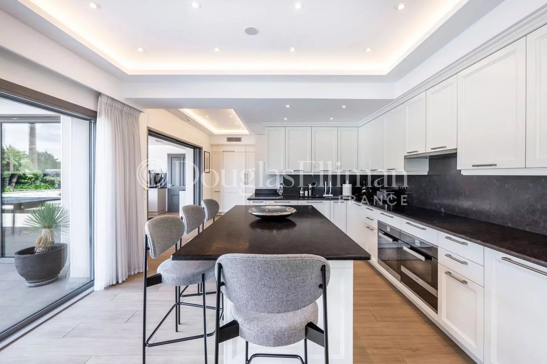Villa in Route de Grasse, Villeneuve-Loubet, France 4 - 16183414