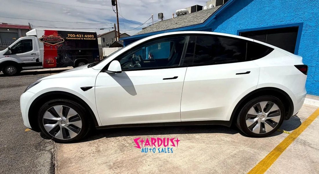 Suv in Las Vegas, NV, United States 3 - 18755432