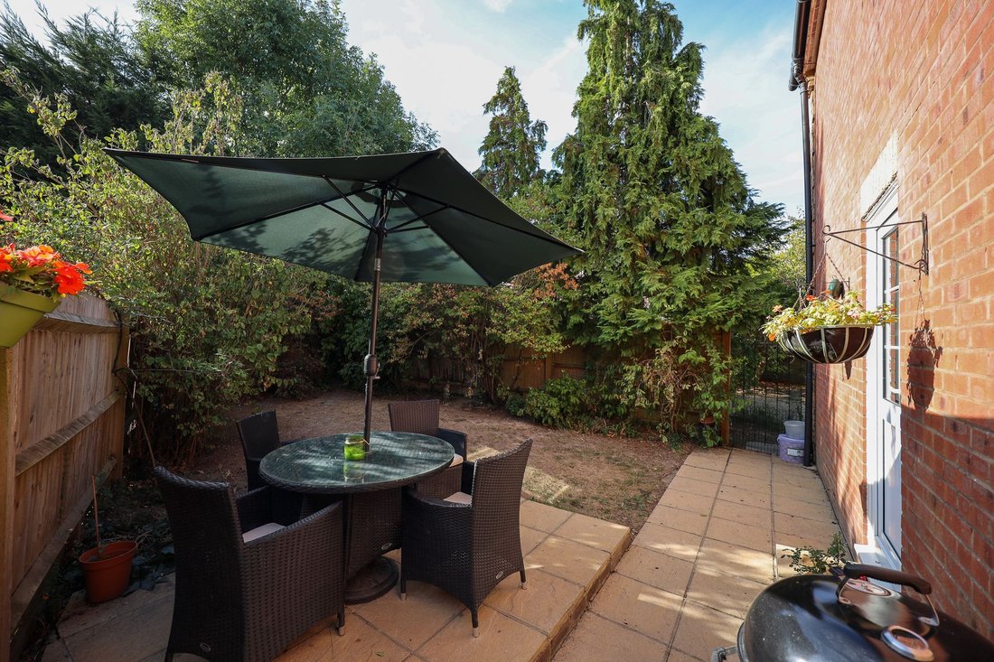 Haus in Burgess Hill, England 2 - 18749776