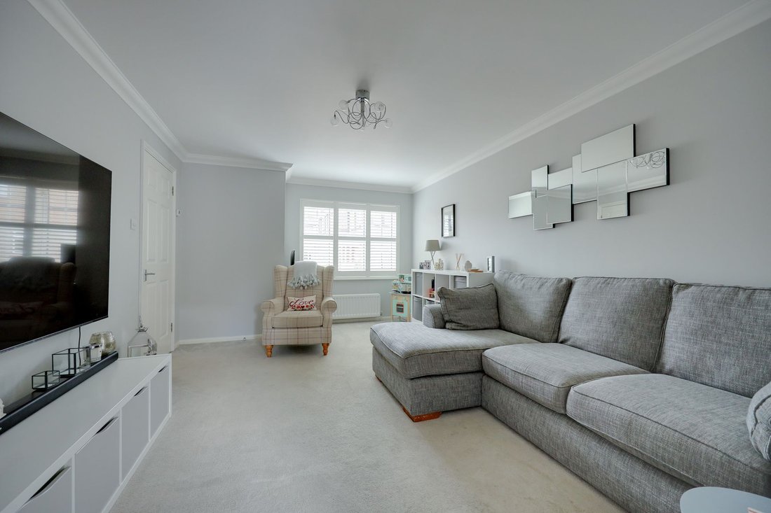 Haus in Burgess Hill, England 3 - 18749645