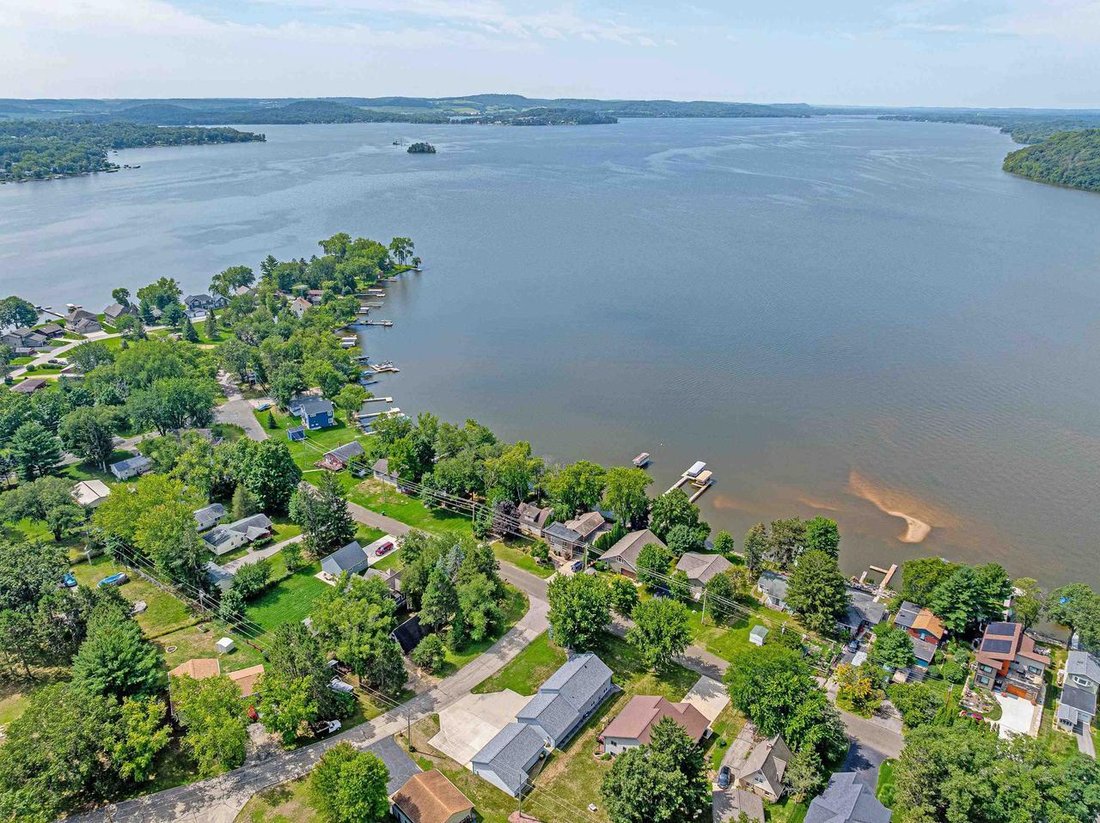 House in Lake Wisconsin, Wisconsin, United States 2 - 18750752