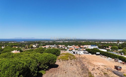 Land in Sesimbra (Castelo), Setubal, Portugal 1