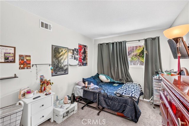 Upland, California, United States 1 - 18750381