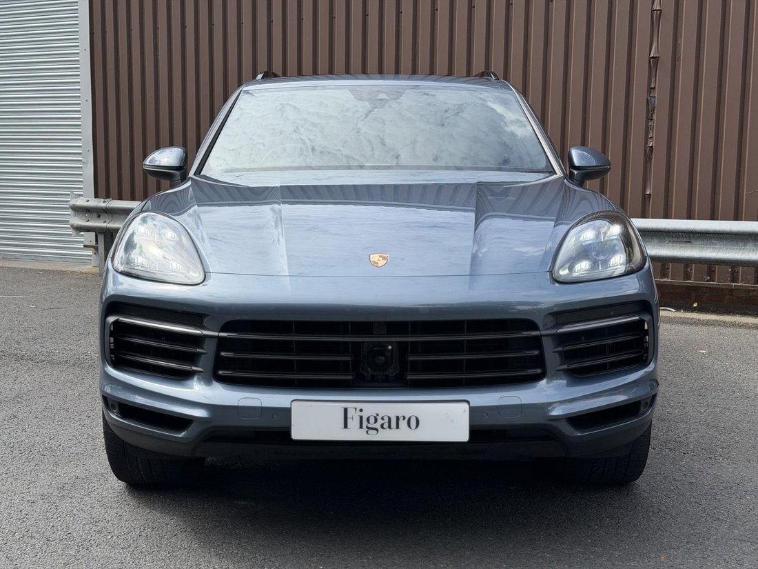 Suv in Felbridge, United Kingdom 4 - 18755751