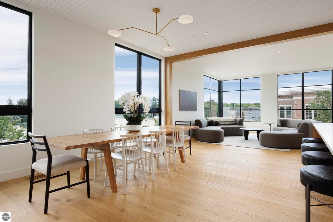 Condo in Traverse City, Michigan, United States 3 - 16406948