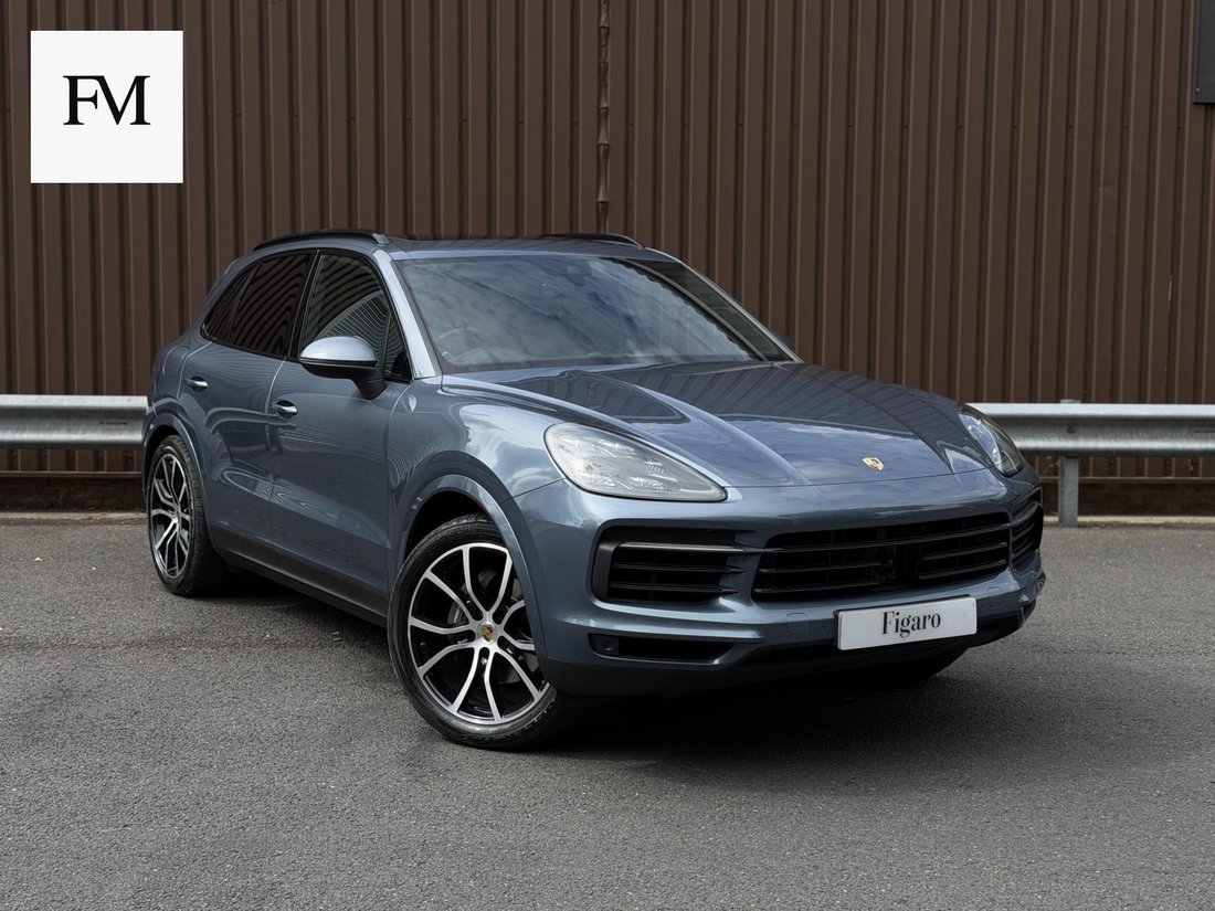Suv in Felbridge, United Kingdom 1 - 18755751