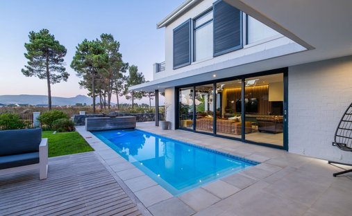 House in Drakenstein Local Municipality, Western Cape, South Africa 1