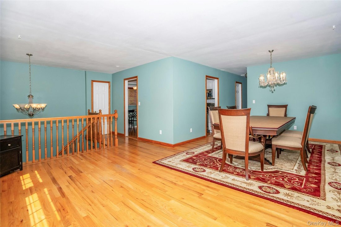Casa en Yaphank, Nueva York, Estados Unidos 3 - 18752406
