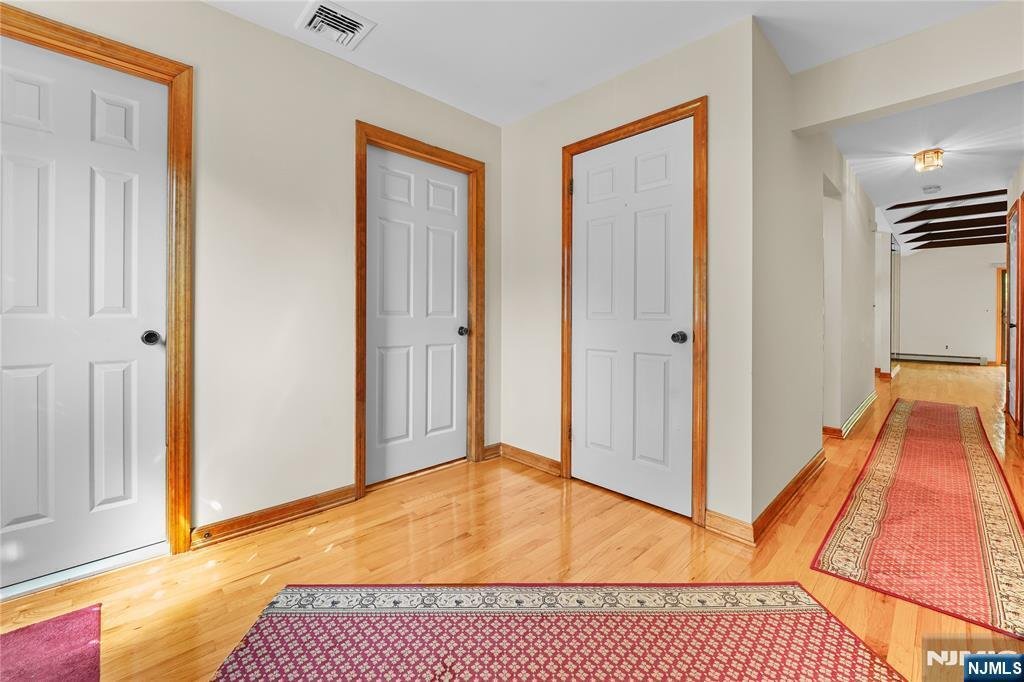 Condo in Montvale, New Jersey, United States 4 - 18749675