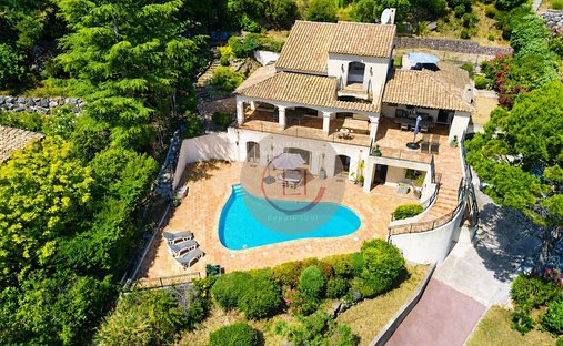 Villa in Les Adrets-de-l'Estérel, Provence-Alpes-Côte d'Azur, France 1