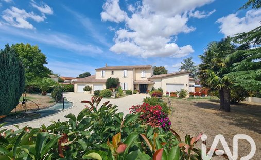 Casa a Saint-Porchaire, Nuova Aquitania, Francia 1
