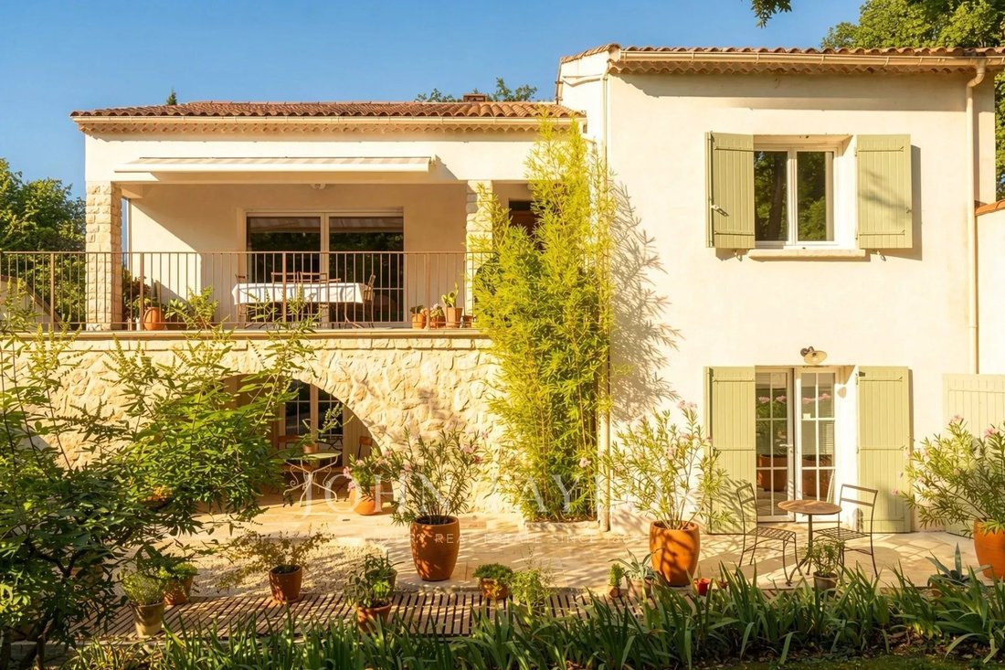 Maison à Alleins, Provence-Alpes-Côte d'Azur, France 1 - 18749819