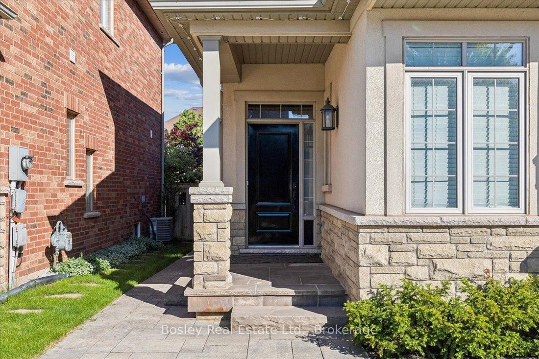 House in Oakville, Ontario, Canada 2 - 18753717