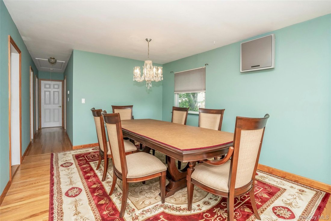 Casa en Yaphank, Nueva York, Estados Unidos 4 - 18752406