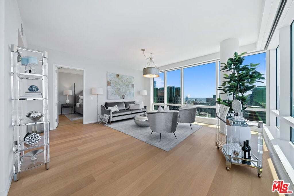 Appartement à Los Angeles, Californie, États-Unis 2 - 18758399