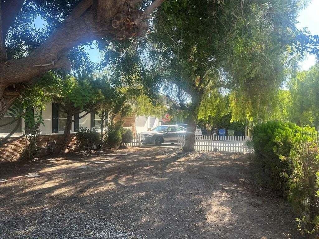 Los Angeles, California, United States 2 - 18754383