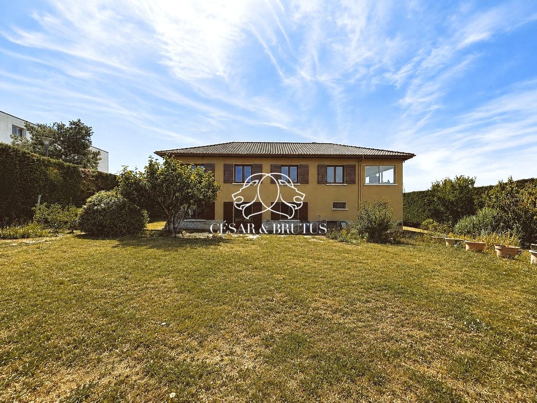 Villa in La Tour-de-Salvagny, Auvergne-Rhone-Alpen, Frankreich 5 - 18385013