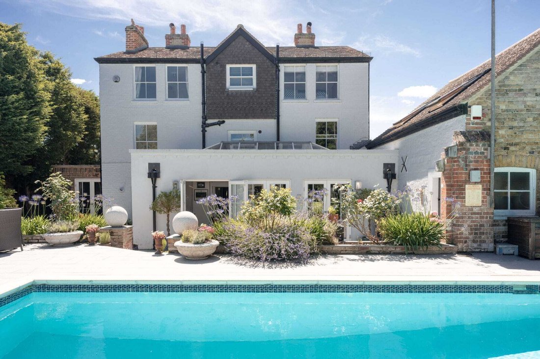 Haus in Shepperton Green, Shepperton, England 3 - 18761019