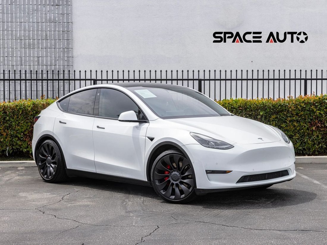 Suv in Azusa, CA, United States 1 - 18699637