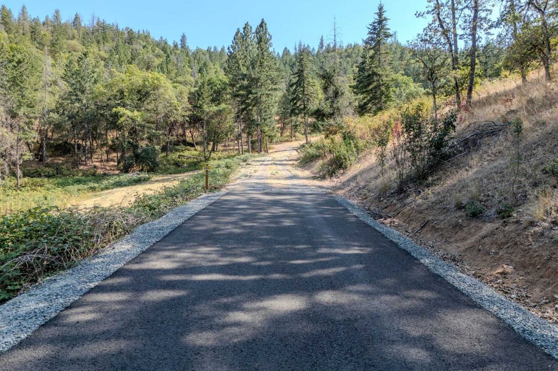 Land in Medford, Oregon, United States 3 - 18753997