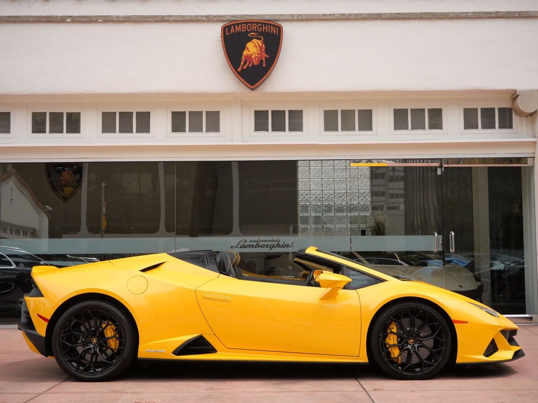 Cabriolet in Beverly Hills, CA, United States 2 - 18757386