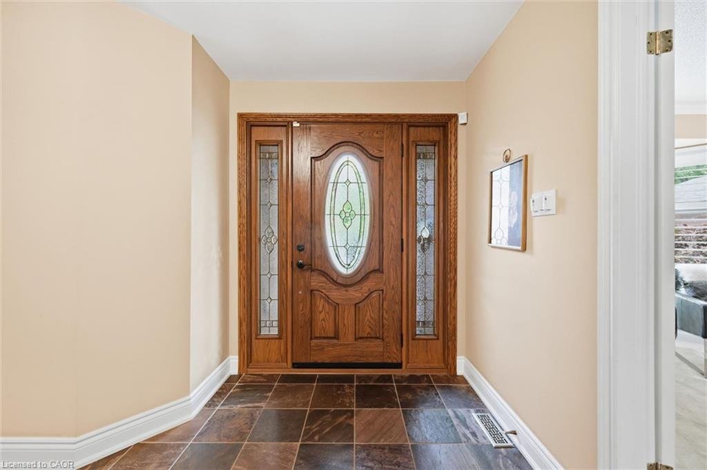 House in Oakville, Ontario, Canada 5 - 18751942