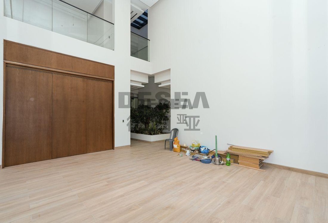 Villa in Hadaeq Sheikh Mohammed Bin Rashid, Dubai, United Arab Emirates 5 - 18659910