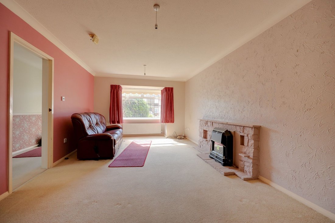 Haus in Burgess Hill, England 2 - 18749649