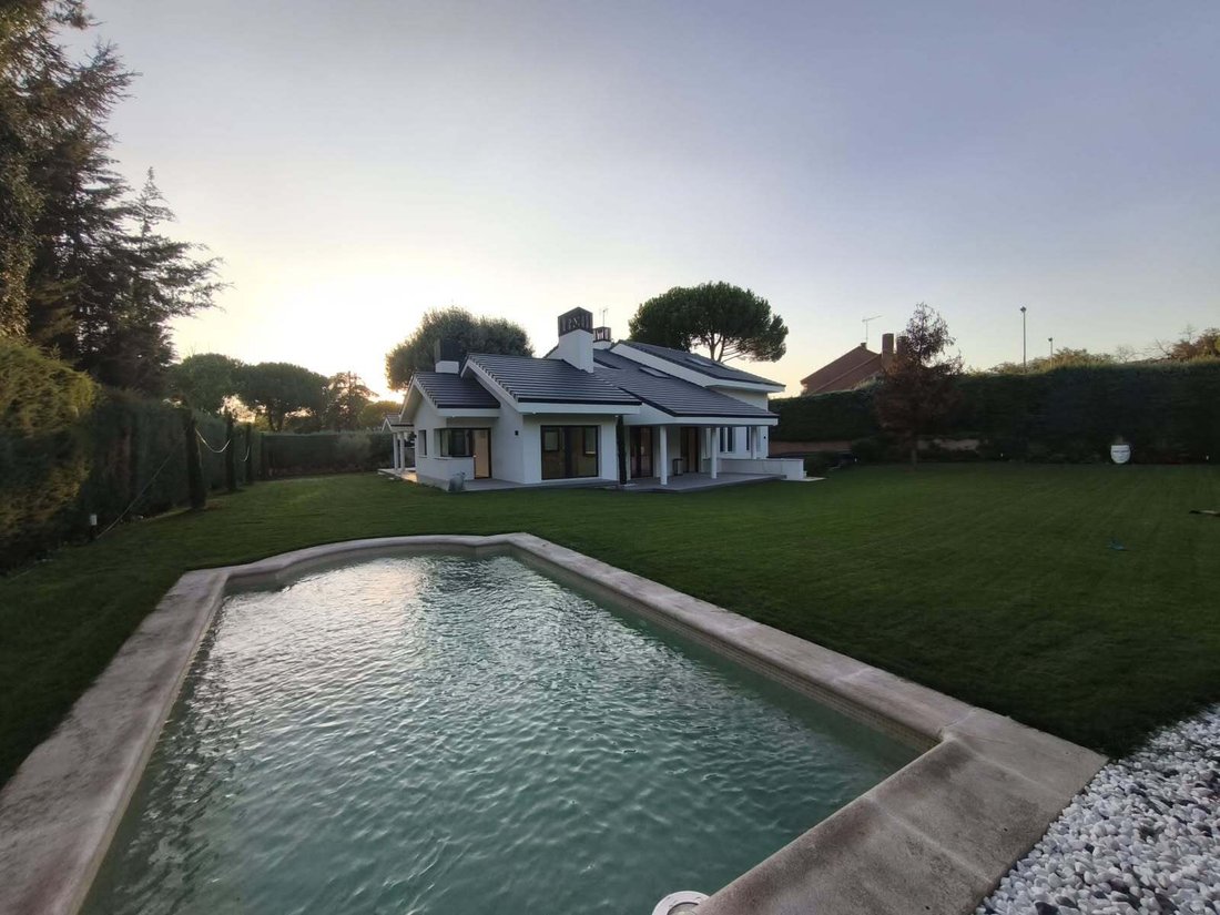 Villa à Pozuelo de Alarcón, Communauté de Madrid, Espagne 3 - 18757270