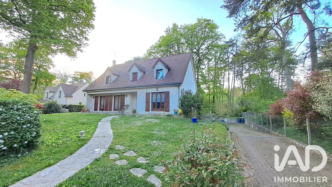 House in Gif-sur-Yvette, Ile-de-France, France 1 - 18759584