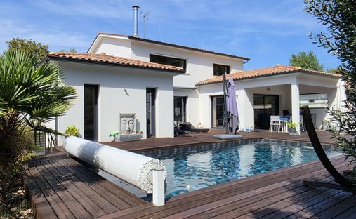 Villa à Le Pian-Médoc, Nouvelle-Aquitaine, France 1