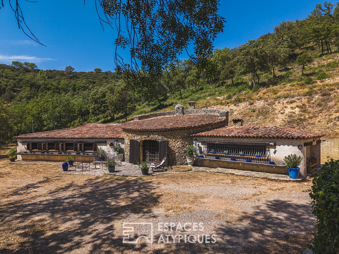 Villa a Forcalqueiret, Provenza-Alpi-Costa Azzurra, Francia 1 - 18753108