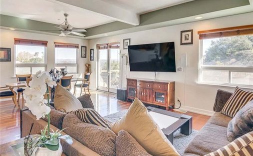 Thousand Oaks, California, United States 1