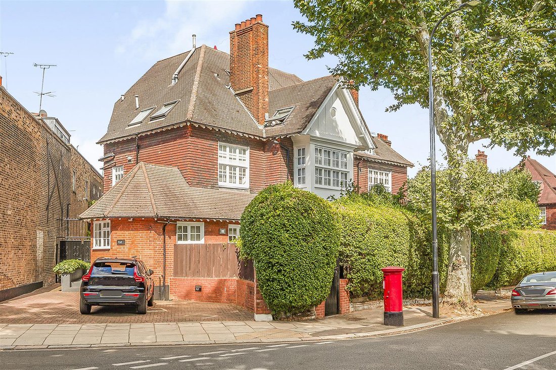 Apartment in Belsize Park, Camden, England 1 - 18761228