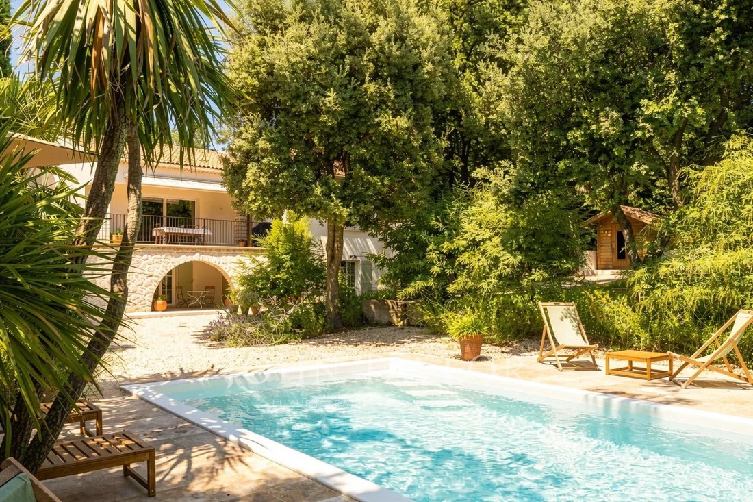 Maison à Alleins, Provence-Alpes-Côte d'Azur, France 2 - 18749819