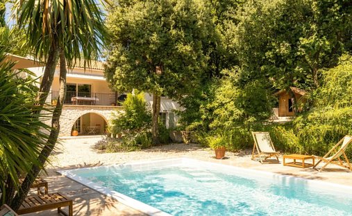 Haus in Alleins, Provence-Alpes-Côte d'Azur, Frankreich 1