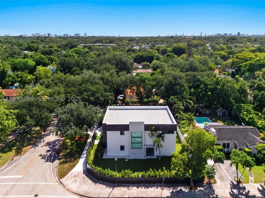 House in Miami, Florida, United States 5 - 17816078