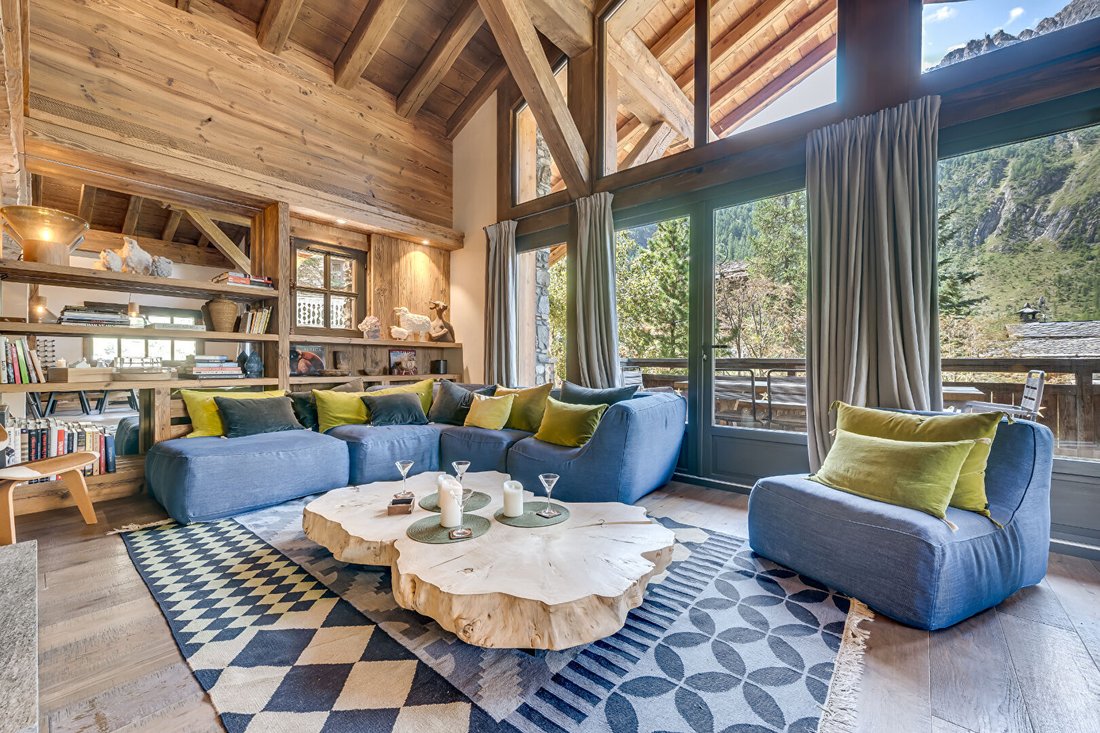 Chalet in Val-d'Isere, Auvergne-Rhône-Alpes, France 2 - 17741075
