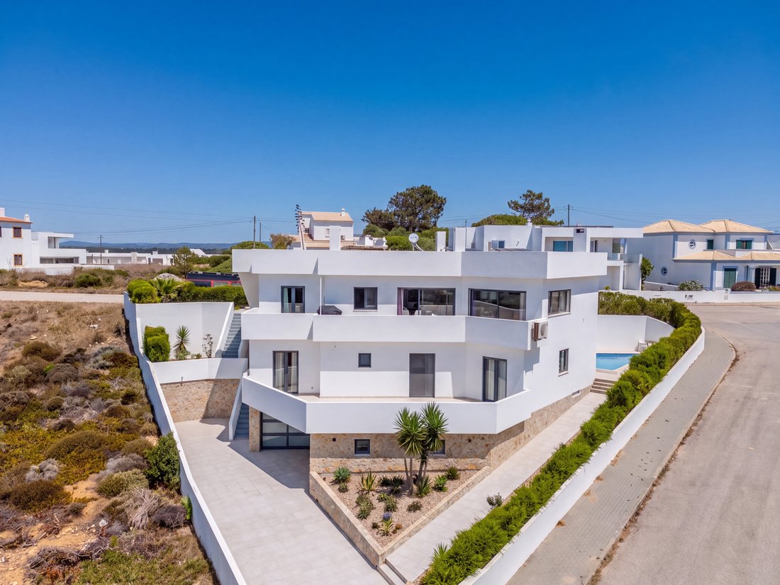 Villa in Aljezur, Algarve, Portugal 1 - 18761434