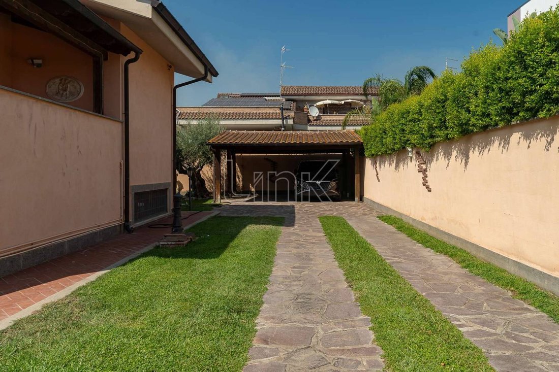 Villa in Infernetto, Rome, Lazio 4 - 18761618