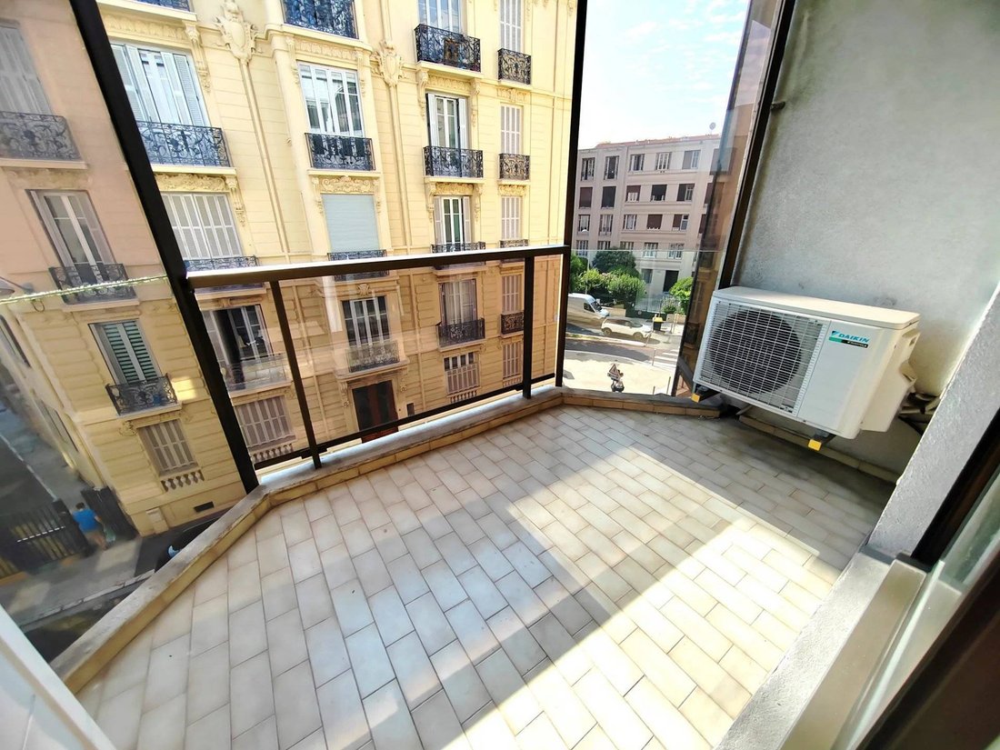 Wohnung in Nizza, Provence-Alpes-Côte d'Azur, Frankreich 3 - 18638609