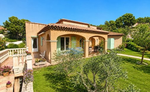 Villa in Plaines Saint Pierre-Saint Julien, Martigues, France 1